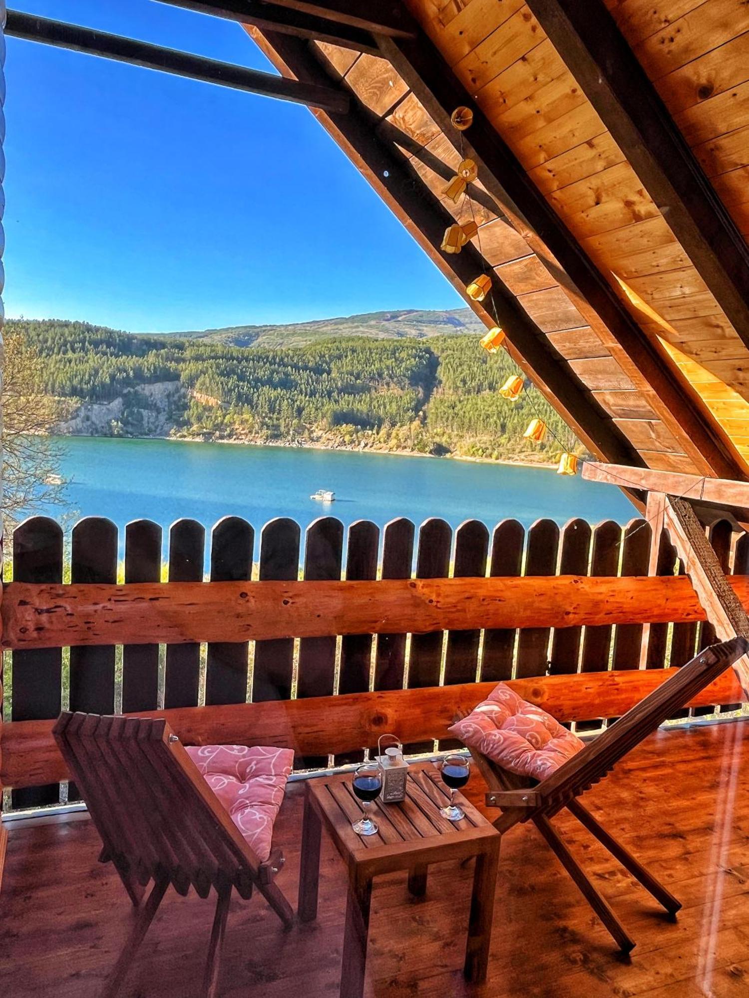 Zavojsko Jezero - Vila Jezero Pirot Luaran gambar